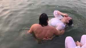 Battesimi nel Gange con Davide RUSSO DIESI